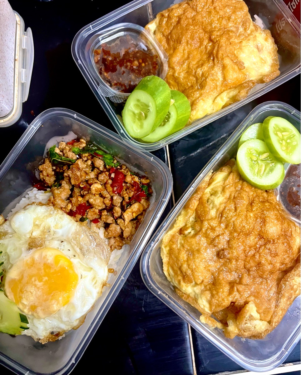 โคตรอิ่มกะเพราพริกแห้ง by นิชา 2