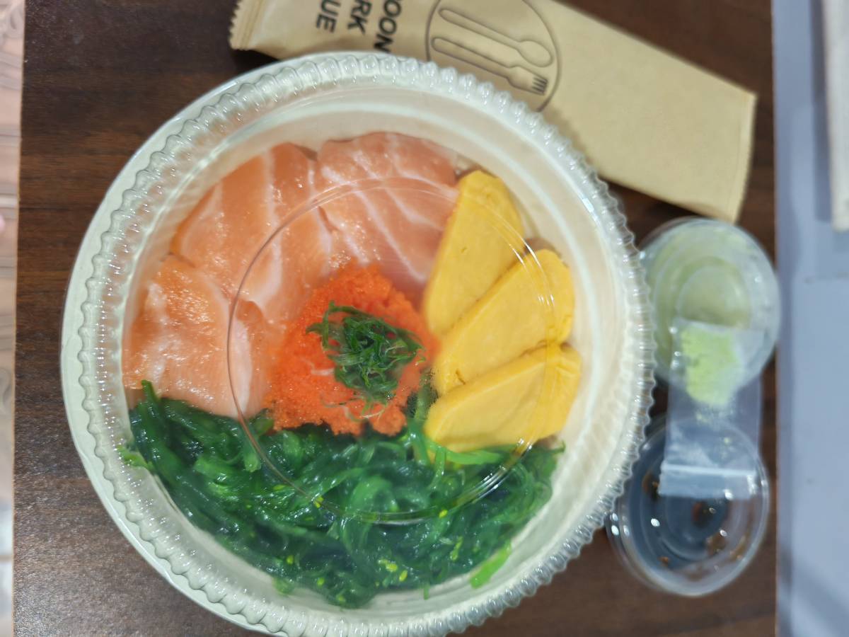 เพชร​โตย​ซูชิ​บ้าน​ทรง​ไทย​ 2