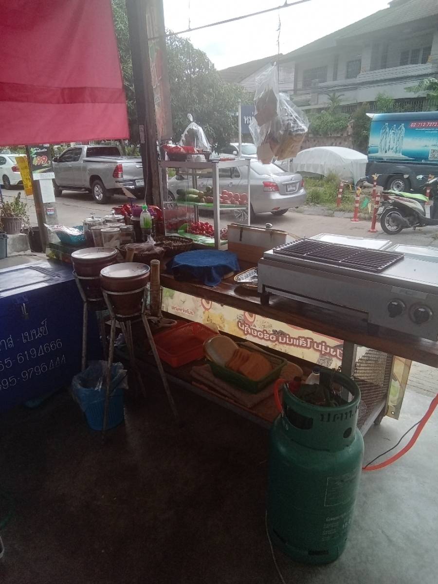 P'กบเหนียวไก่ย่างส้มตำ 2