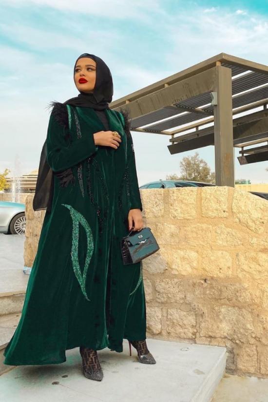 top-abaya-trend-for-2020-fustany-ar-4