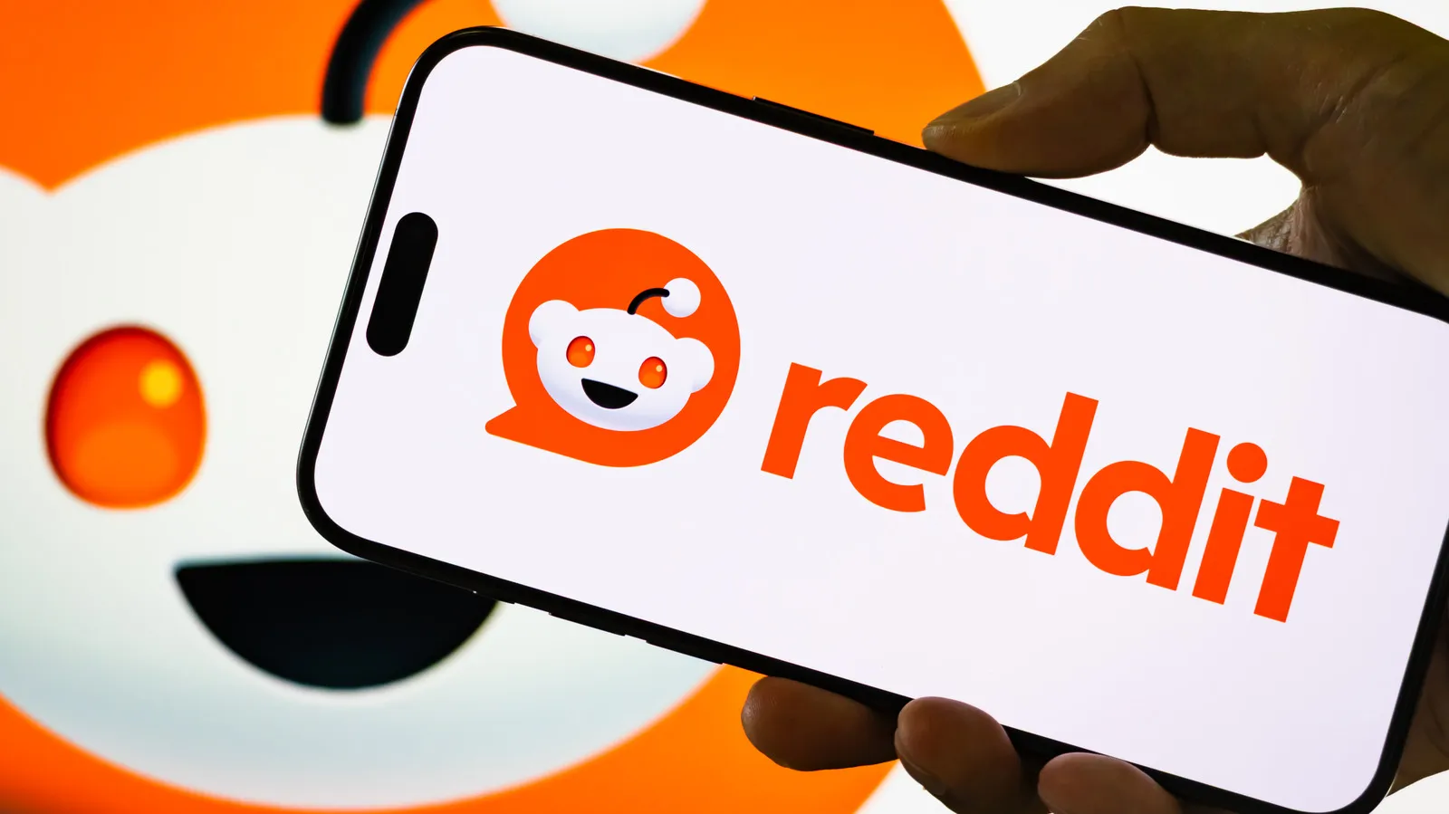 Reddit turns comments into video feeds, letting users post clips directly in replies