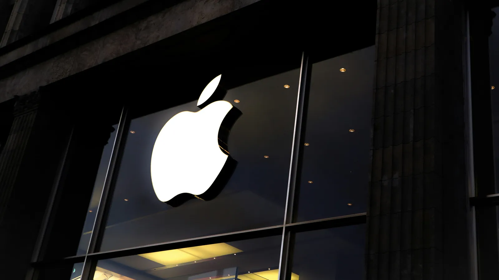 Apple shops for AI chip companies because its M2 Ultra servers reportedly fall short