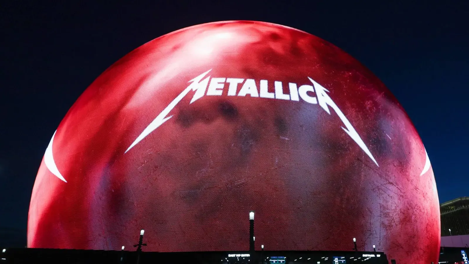Lars Ulrich gets “f-cking awestruck” by U2’s Sphere, launching Metallica’s Life Burns Faster