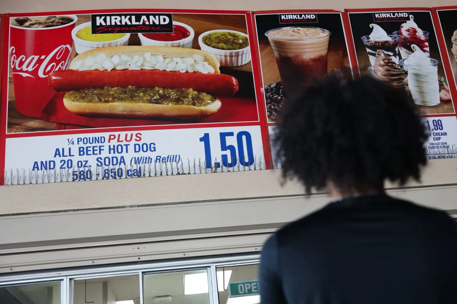 Costco CEO Ron Vachris vows the $1.50 hot dog price won't change while he's around