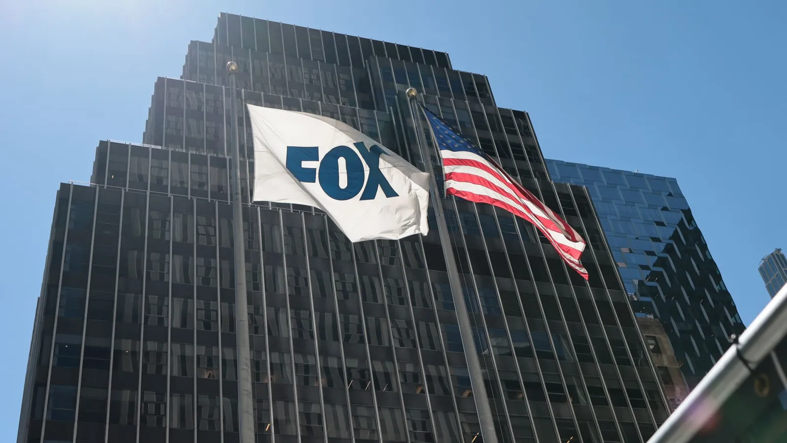 Fox stock slid on $22 billion Roku bid, but investors may be missing the play