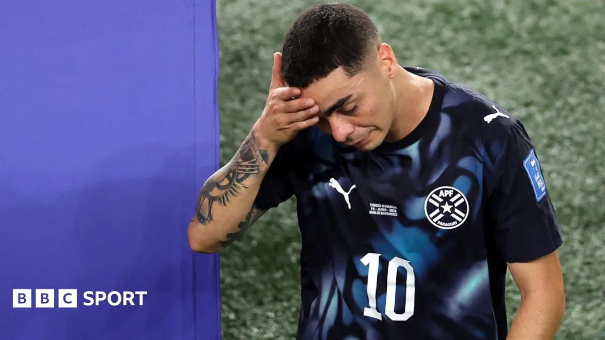 Miguel Almiron becomes first to get a red for covering his mouth at World Cup