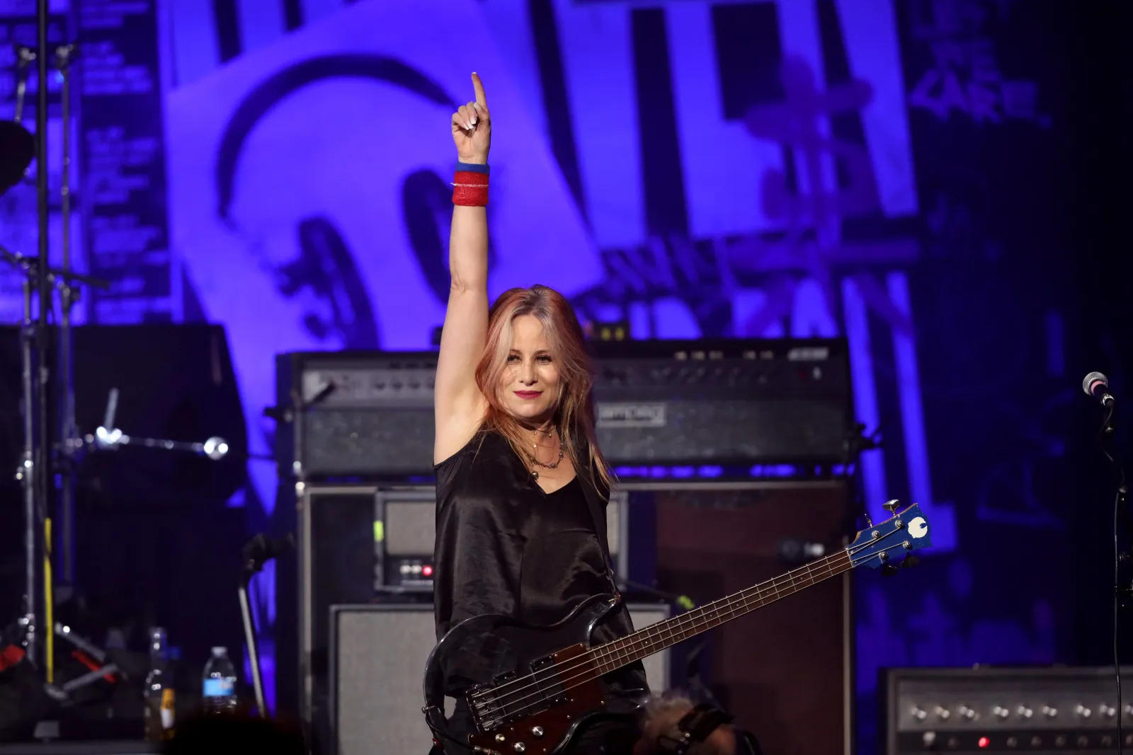 L7 bassist Jennifer Finch dies at 59 after long courageous brain cancer fight