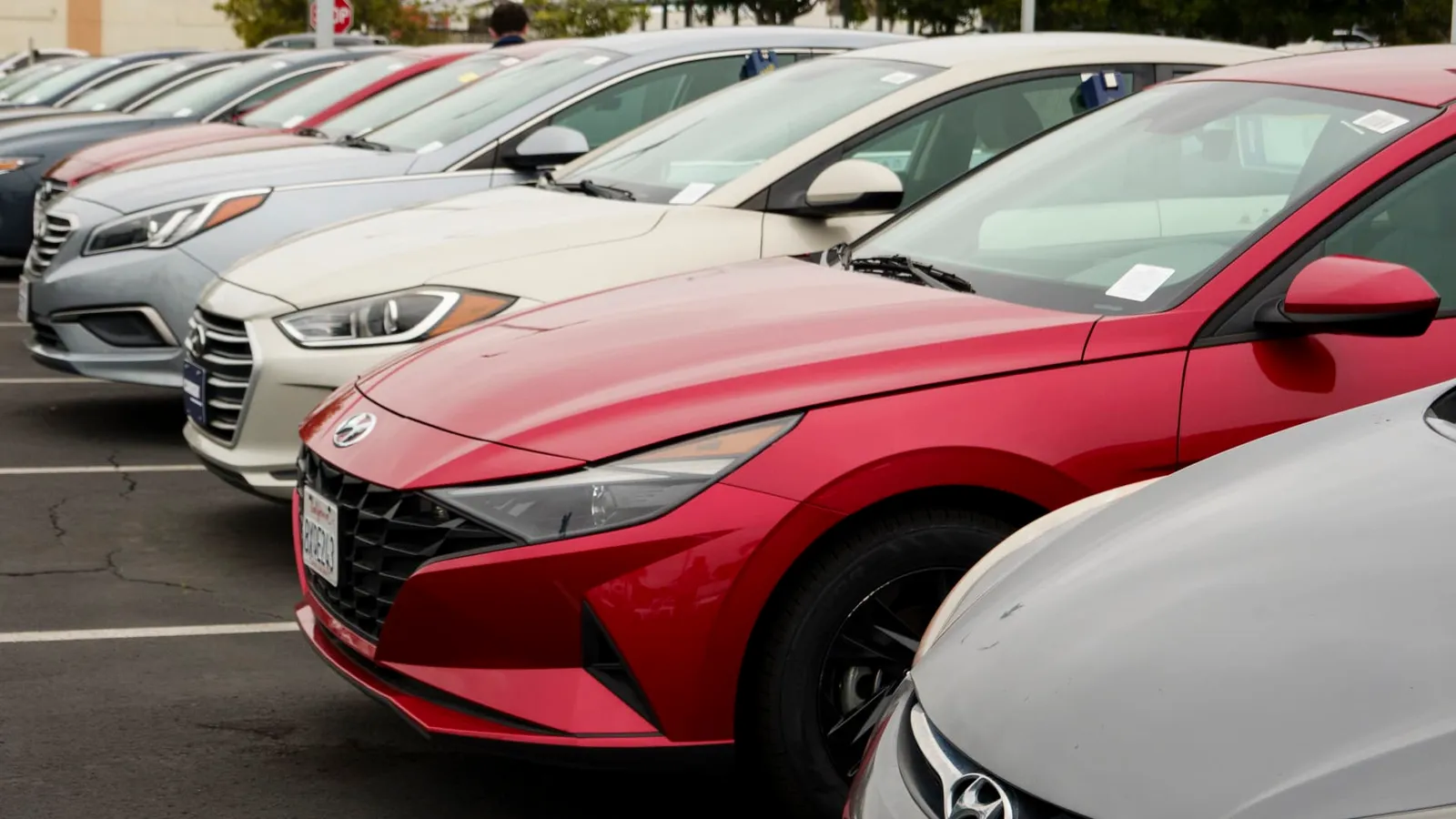 Perfect storm could shrink the U.S. auto market by 2040, forecaster warns