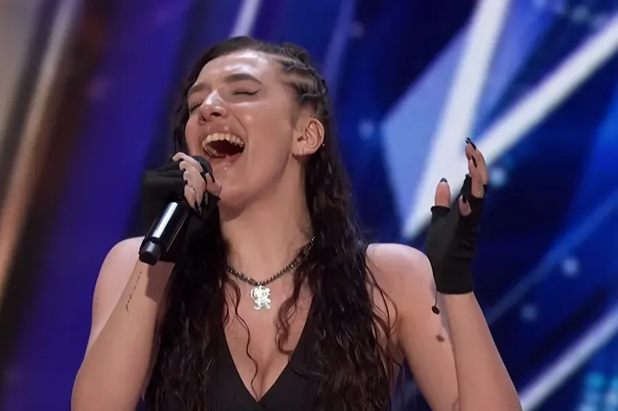 Brook Lynn shocks AGT with Billie Eilish cover, turns anxiety into a full judges' yes