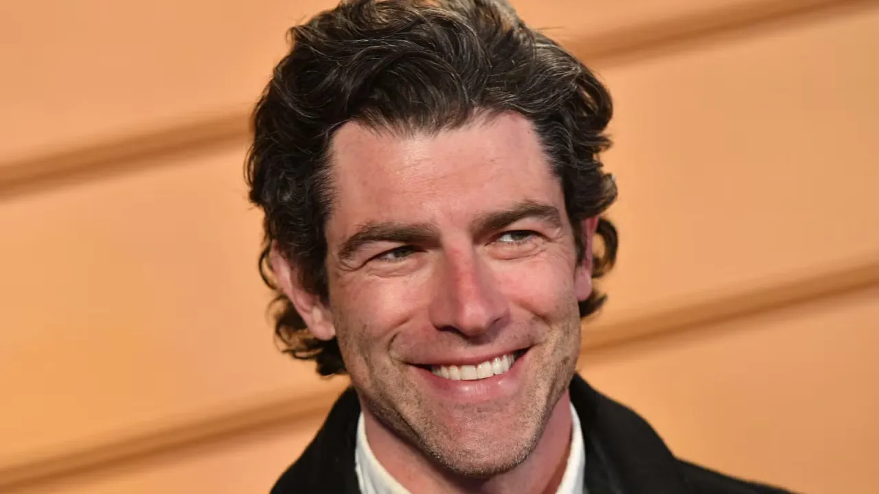 Max Greenfield has read “New Girl” revival scripts, saying Liz Meriwether’s plan is underway
