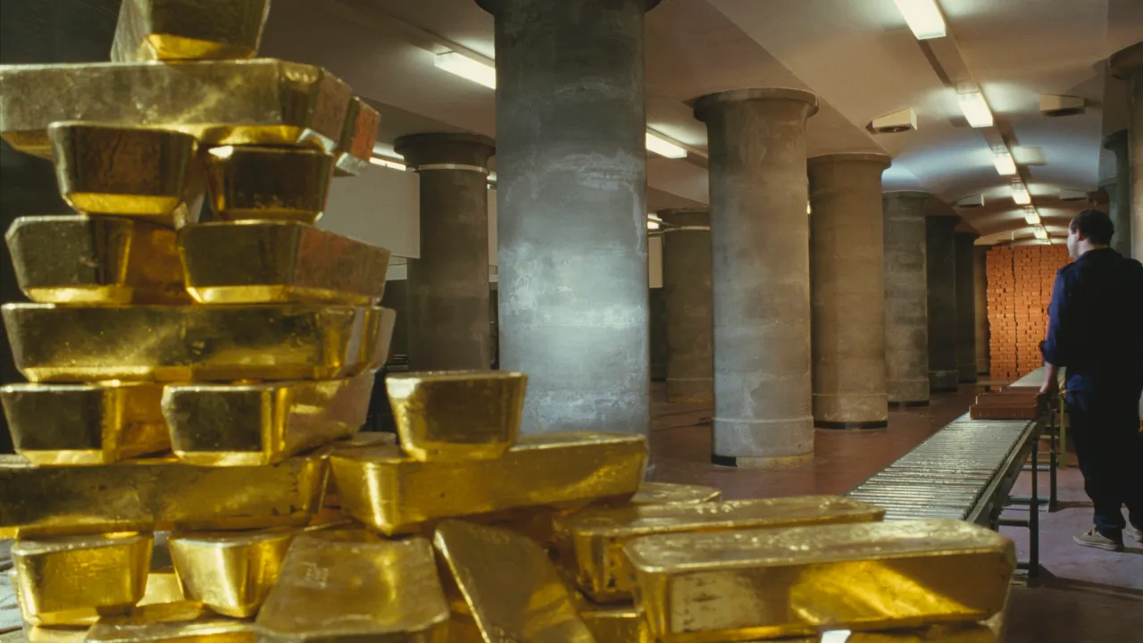 France pulls $15B gold from US vaults, spurring fears of a European reserve scramble