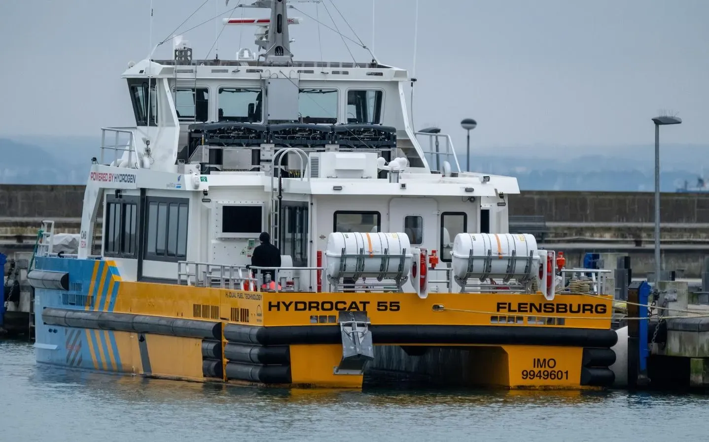 Hydrogen Retrofit Cuts Ship Fuel 24% and Emissions 28% - Now, Not 2050