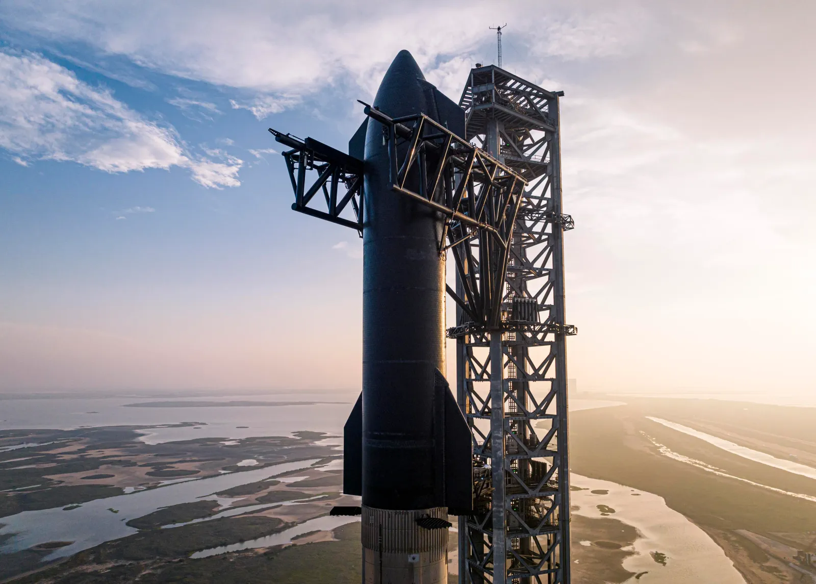 SpaceX to attempt first-ever catch of Starship booster next month