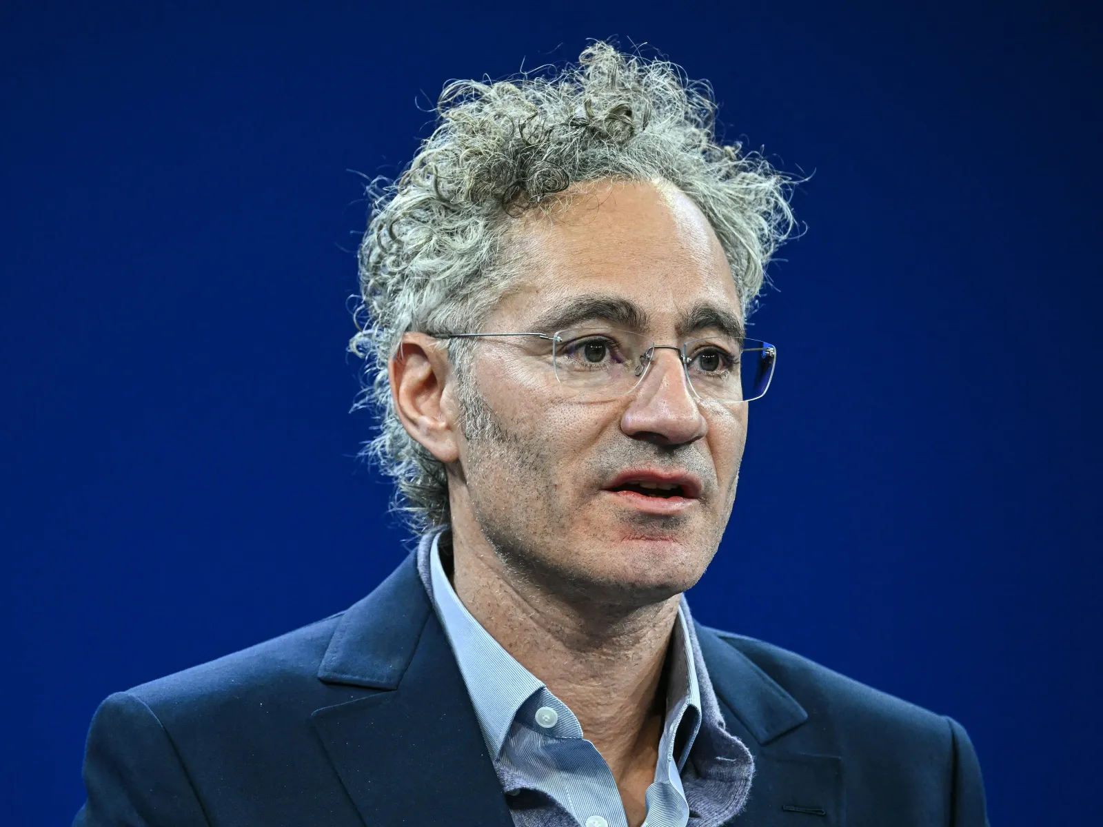 Alex Karp calls tokenmaxxing “porn addiction” and warns businesses about “commodity cognition”