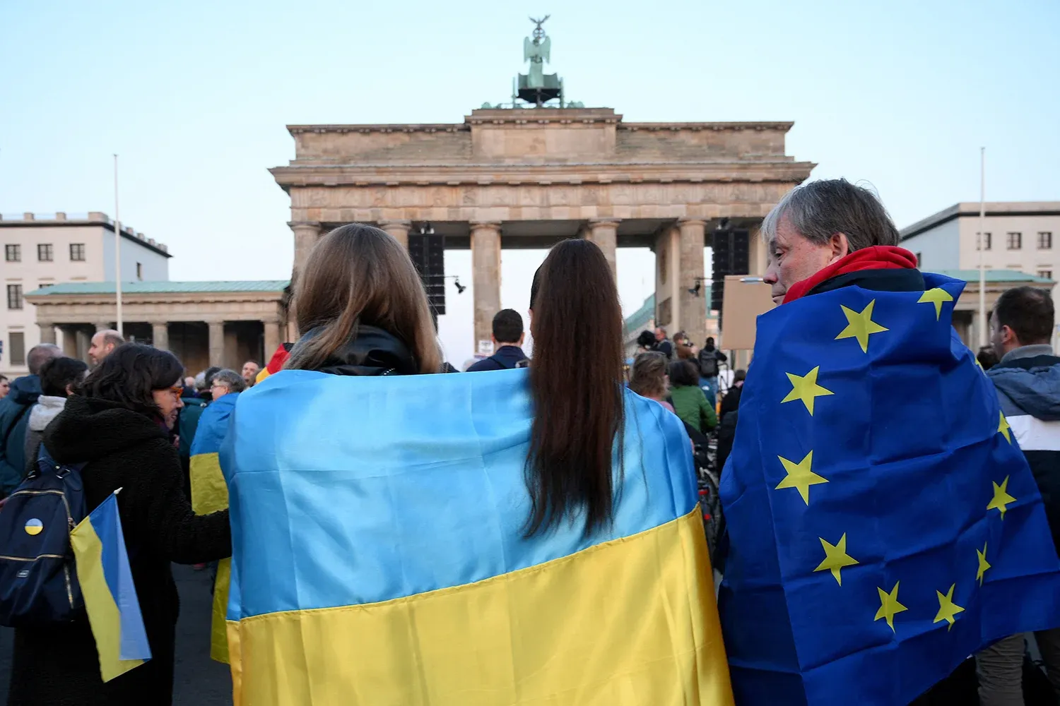 Europe’s defense plans now hinge on Kyiv as America pulls back