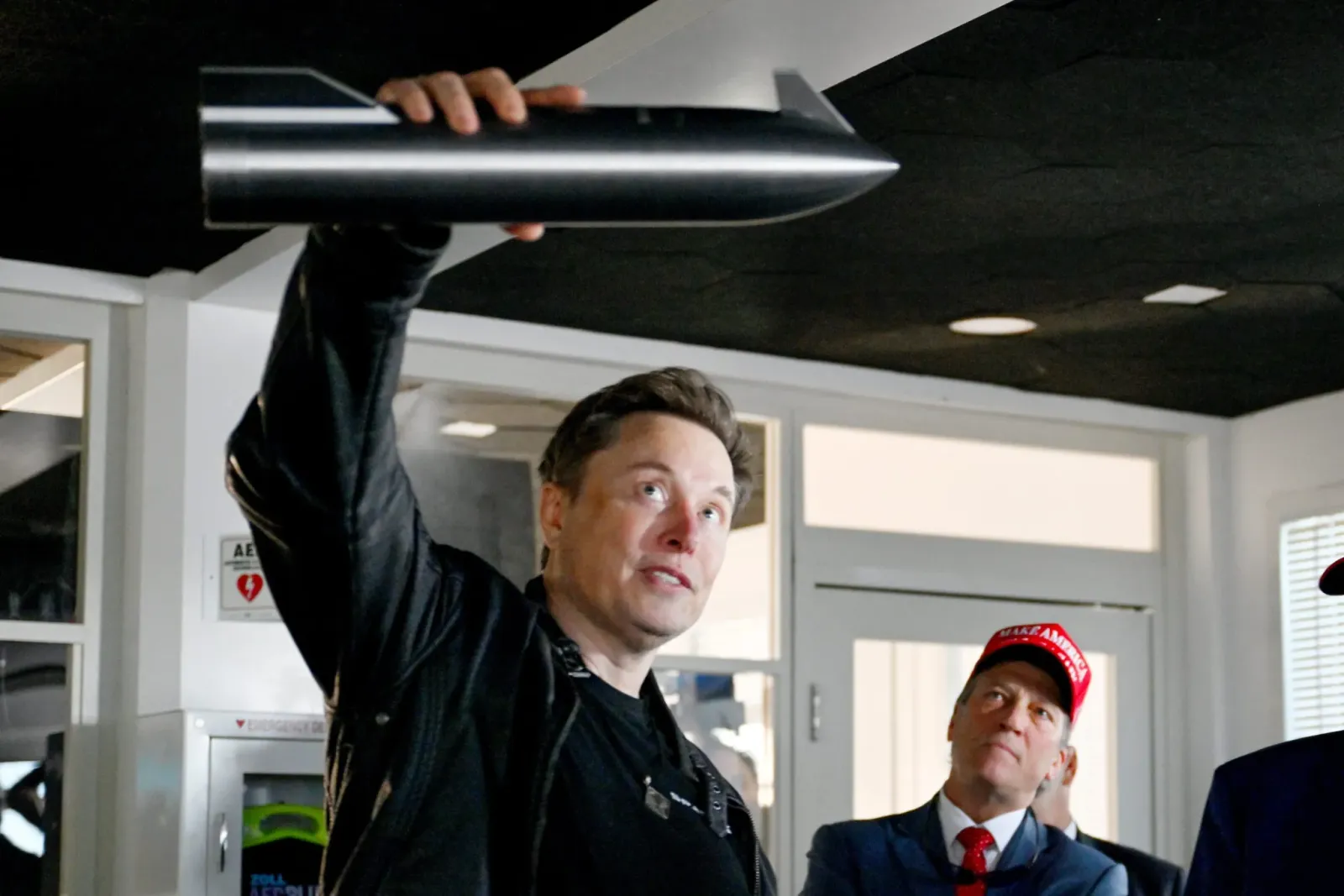 SpaceX’s $135 IPO price target values it at $1.77 trillion, dwarfing Alibaba and Facebook