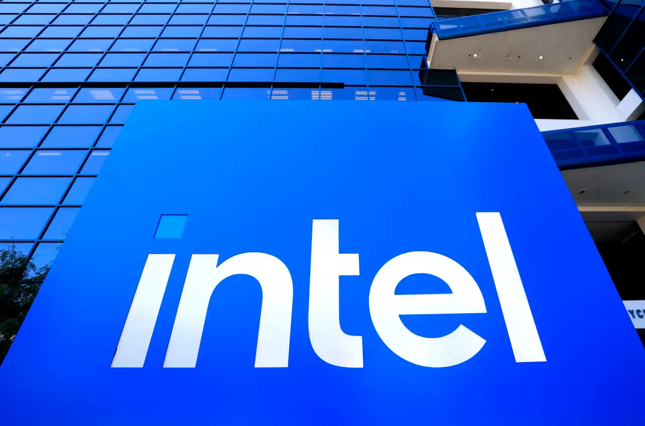 Intel stock jumps as investors bet it becomes Nvidia and Google's backup chip option