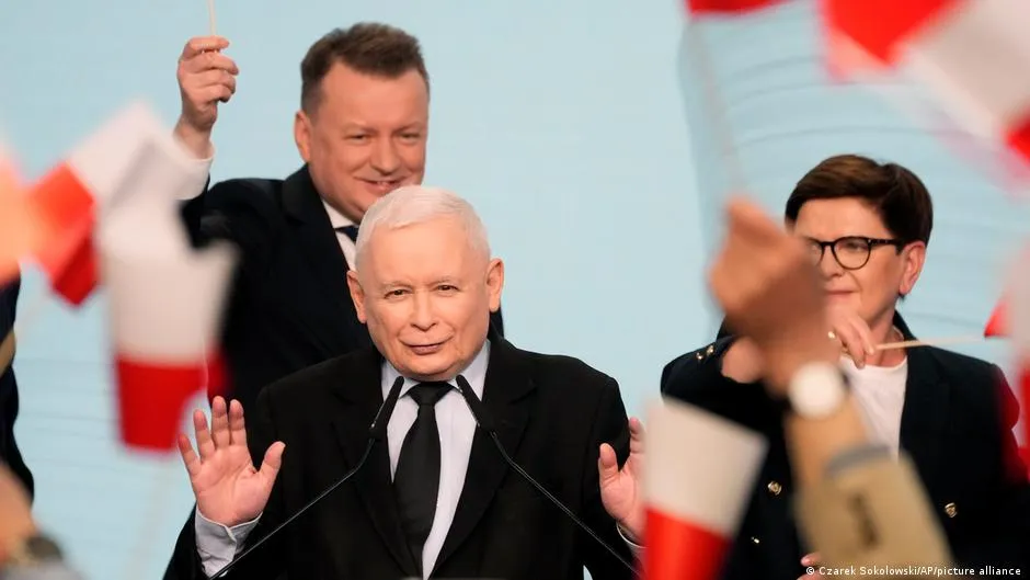 Poland’s main opposition moves to expel Mateusz Morawiecki, risking a popularity hit