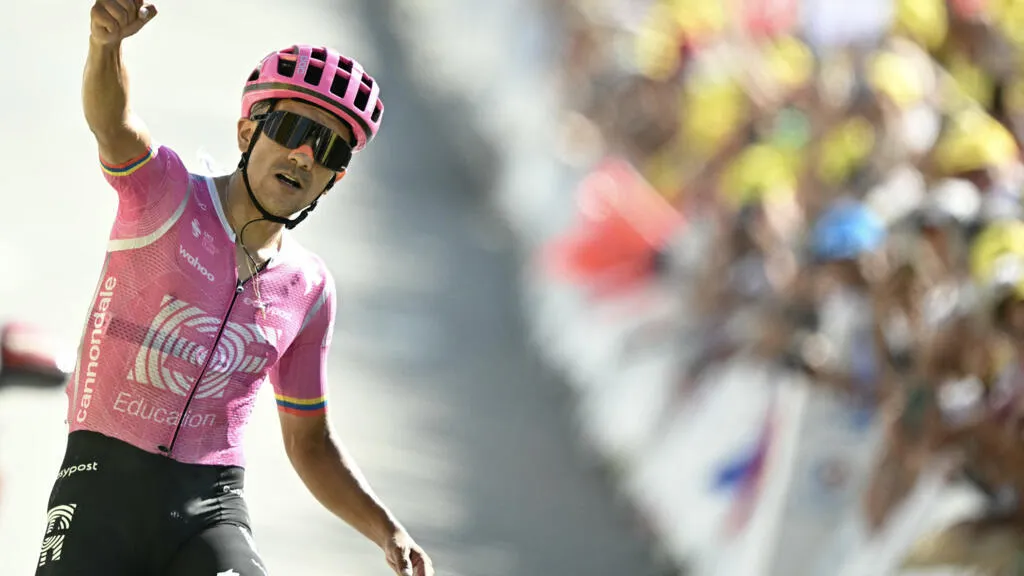 Richard Carapaz solos to win Stage 18, 45 seconds clear of Jorgenson