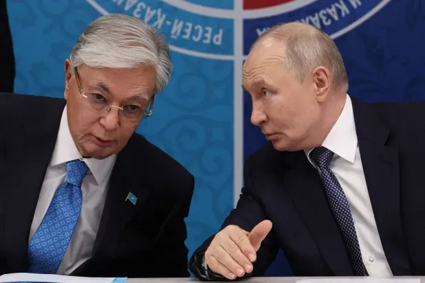 Kazakh President calls for Ukraine war freeze while speaking beside Putin