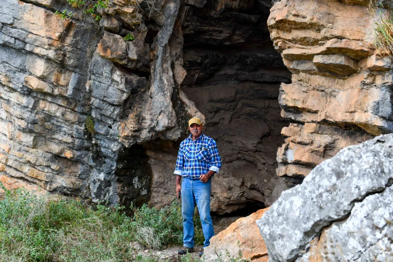 Bruno David links ash rituals in Cloggs cave to 25,000 years of GunaiKurnai practice