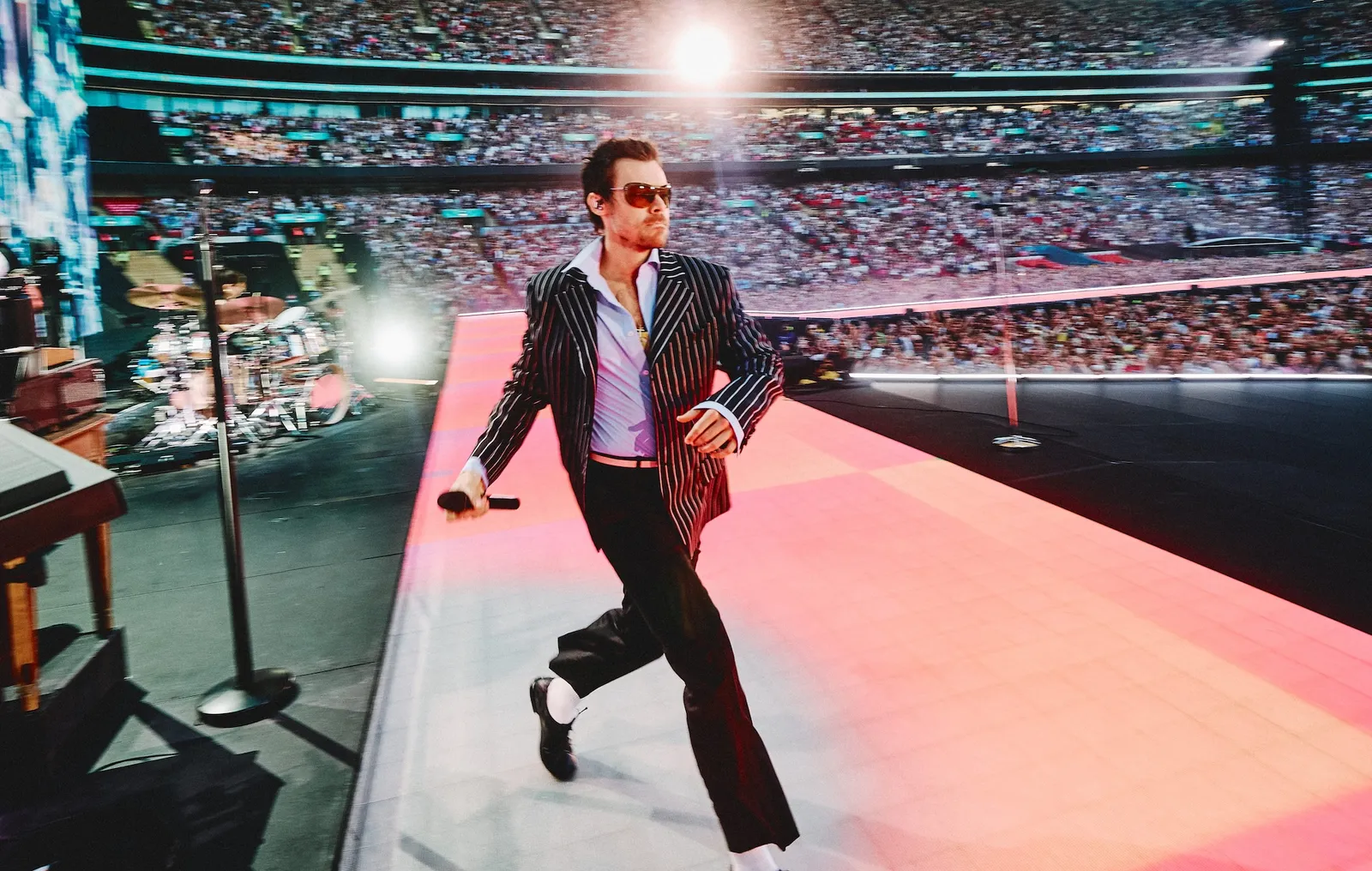 Harry Styles honors David Hockney as Wembley record run begins, with 12 shows