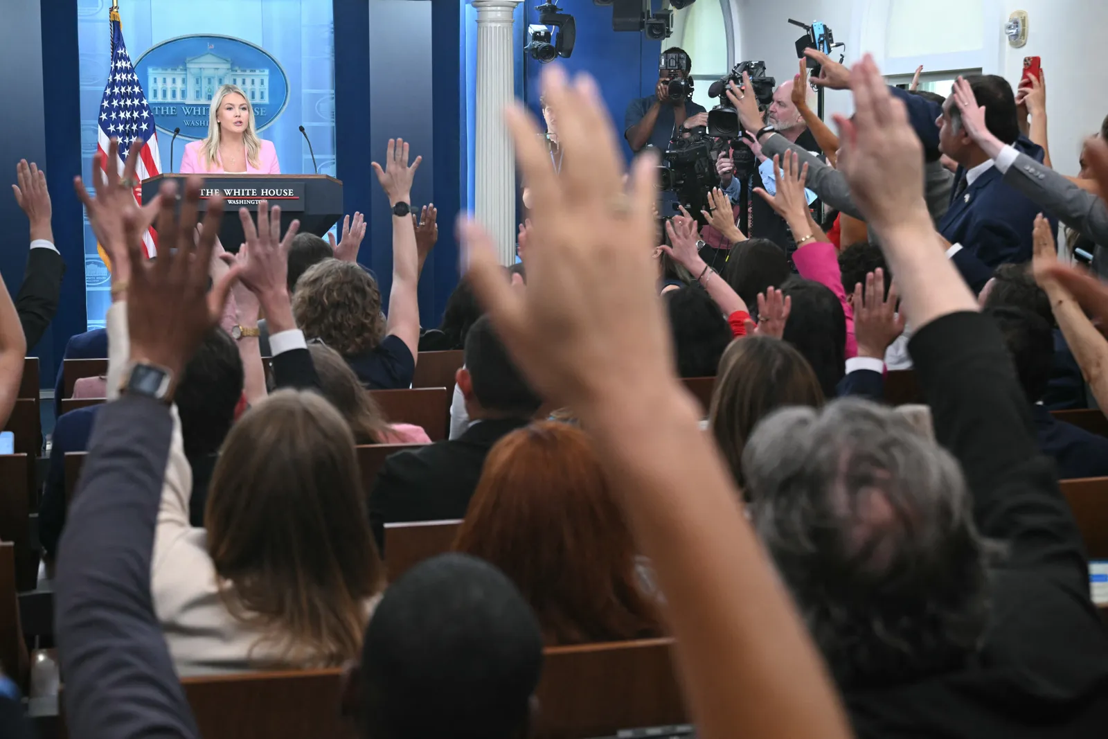 White House says ICE traffic stops resume after deadly July shootings, despite pause reports