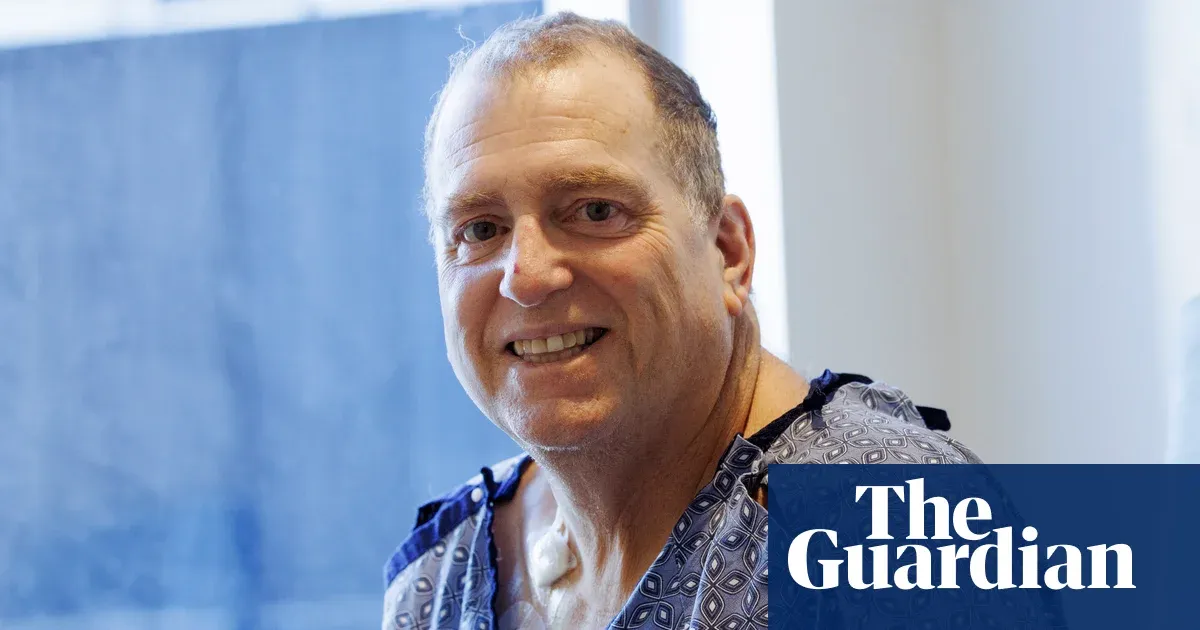 Pig kidney keeps man alive 9 months in world-first bridge to human transplant