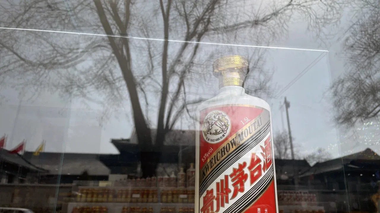 Zhang Kun cuts years of consumer bets, pivots E Fund to AI stocks