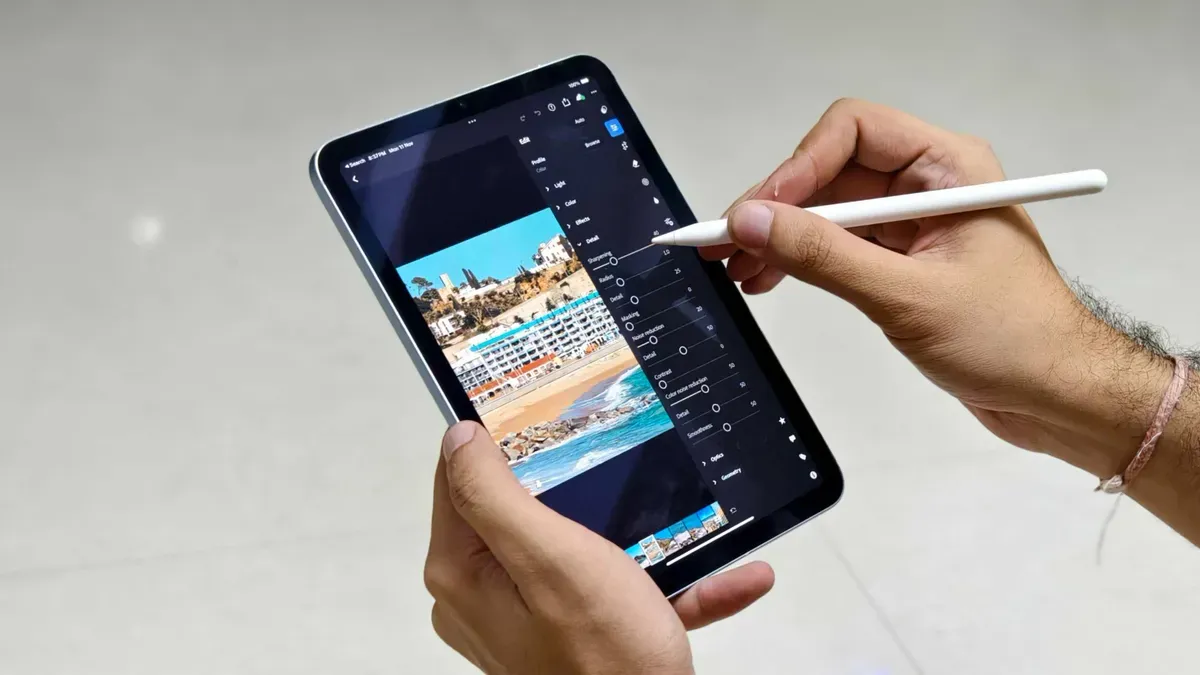 iPad mini OLED and faster chip are rumored for this fall