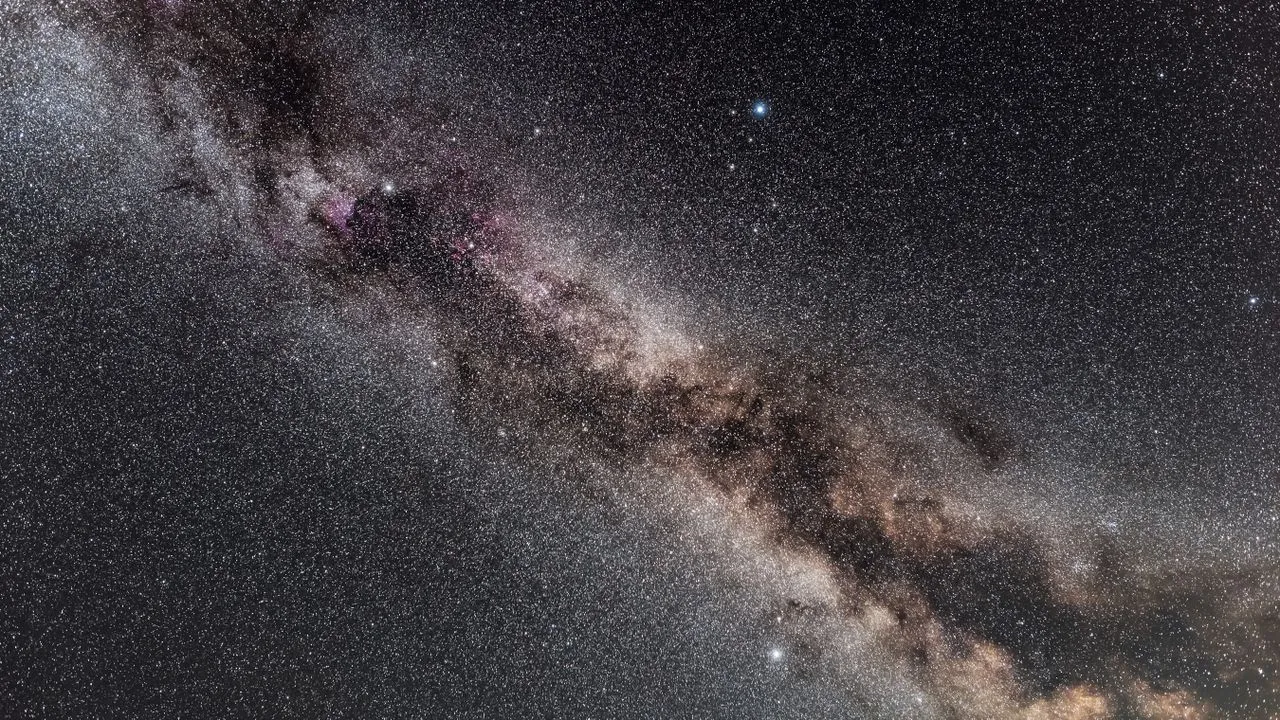 Summer Triangle unlocks the night sky with Vega, Deneb, Altair, and one wild distance trick