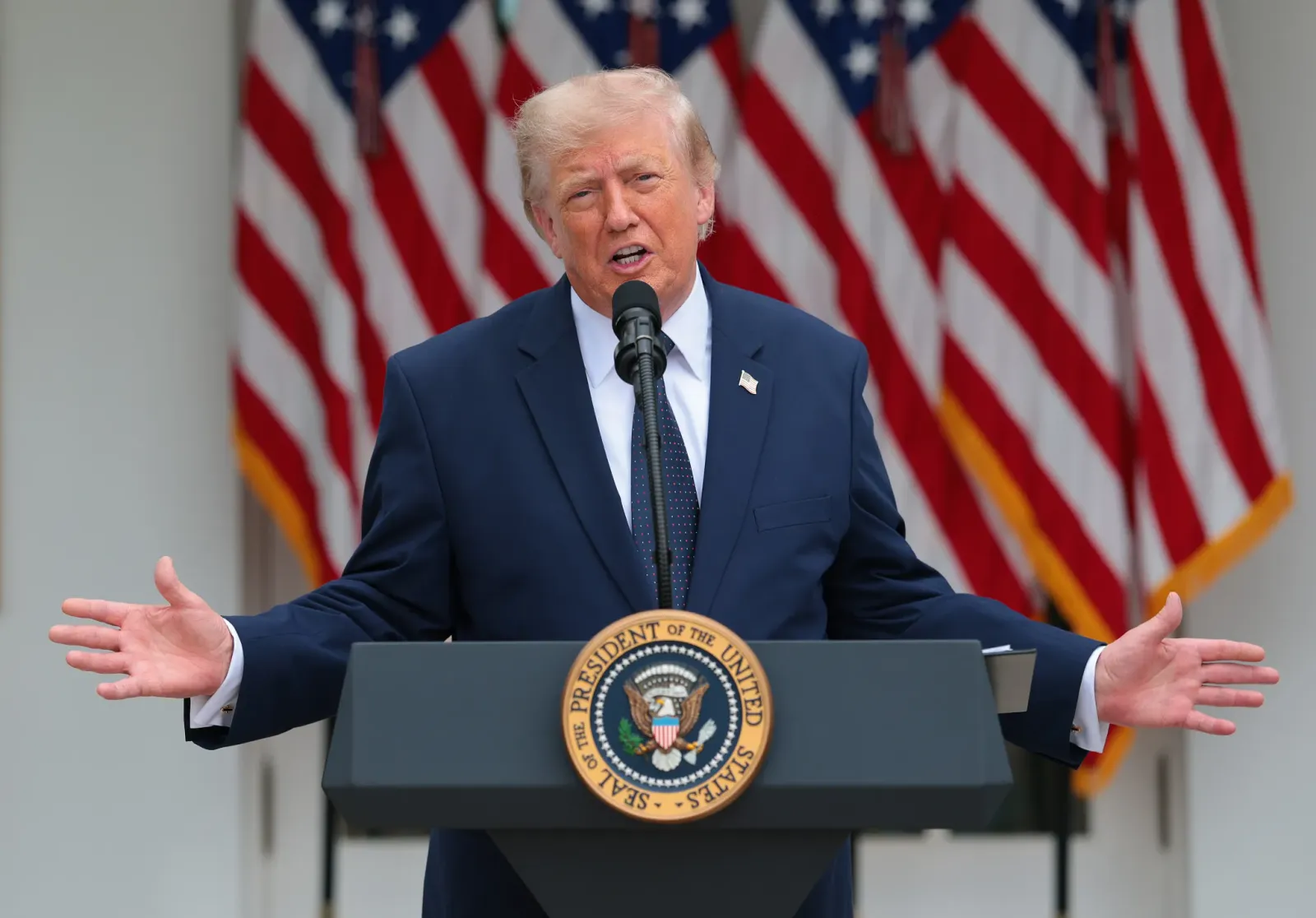 Wall Street panics over Trump’s Iran options, says no “good” exit exists