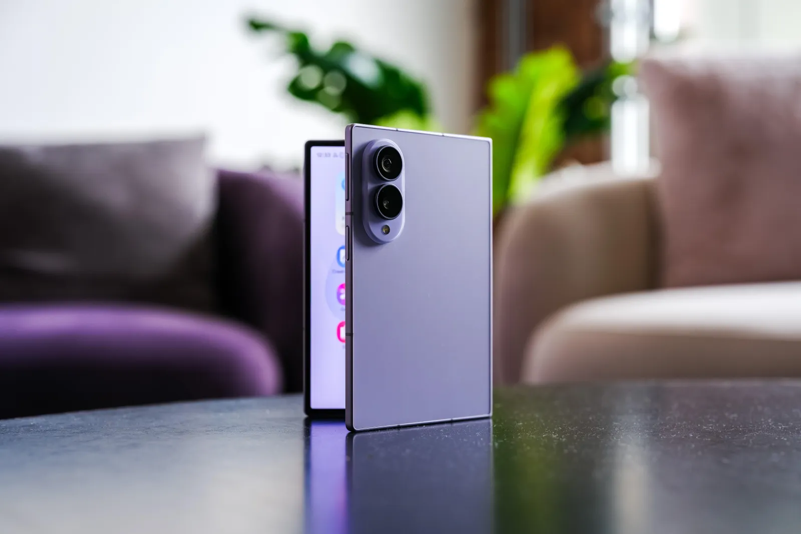 Samsung makes the Z Fold 8 wider, then earns surprise approval in the hand