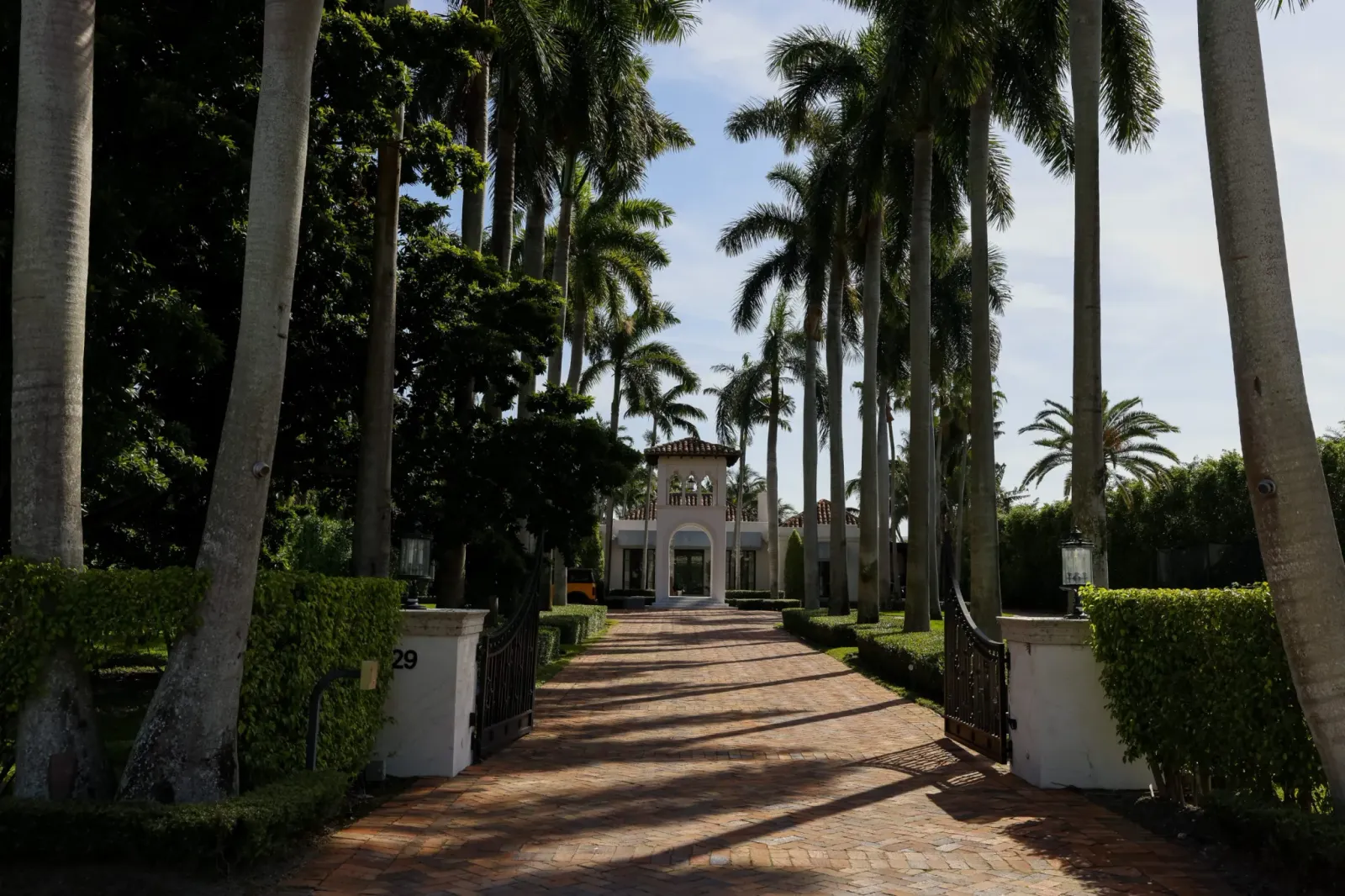 Zuckerberg reportedly buys a $150M-$200M Indian Creek mansion behind one guarded bridge