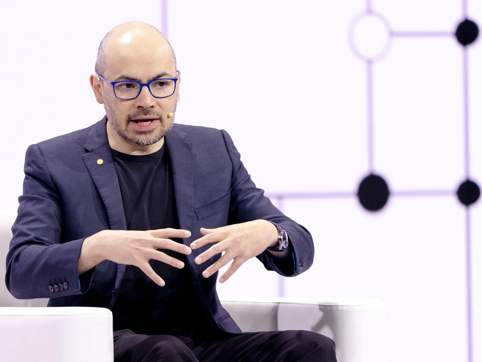 Demis Hassabis warns of a “precious window” and pushes a US-led AGI standards body