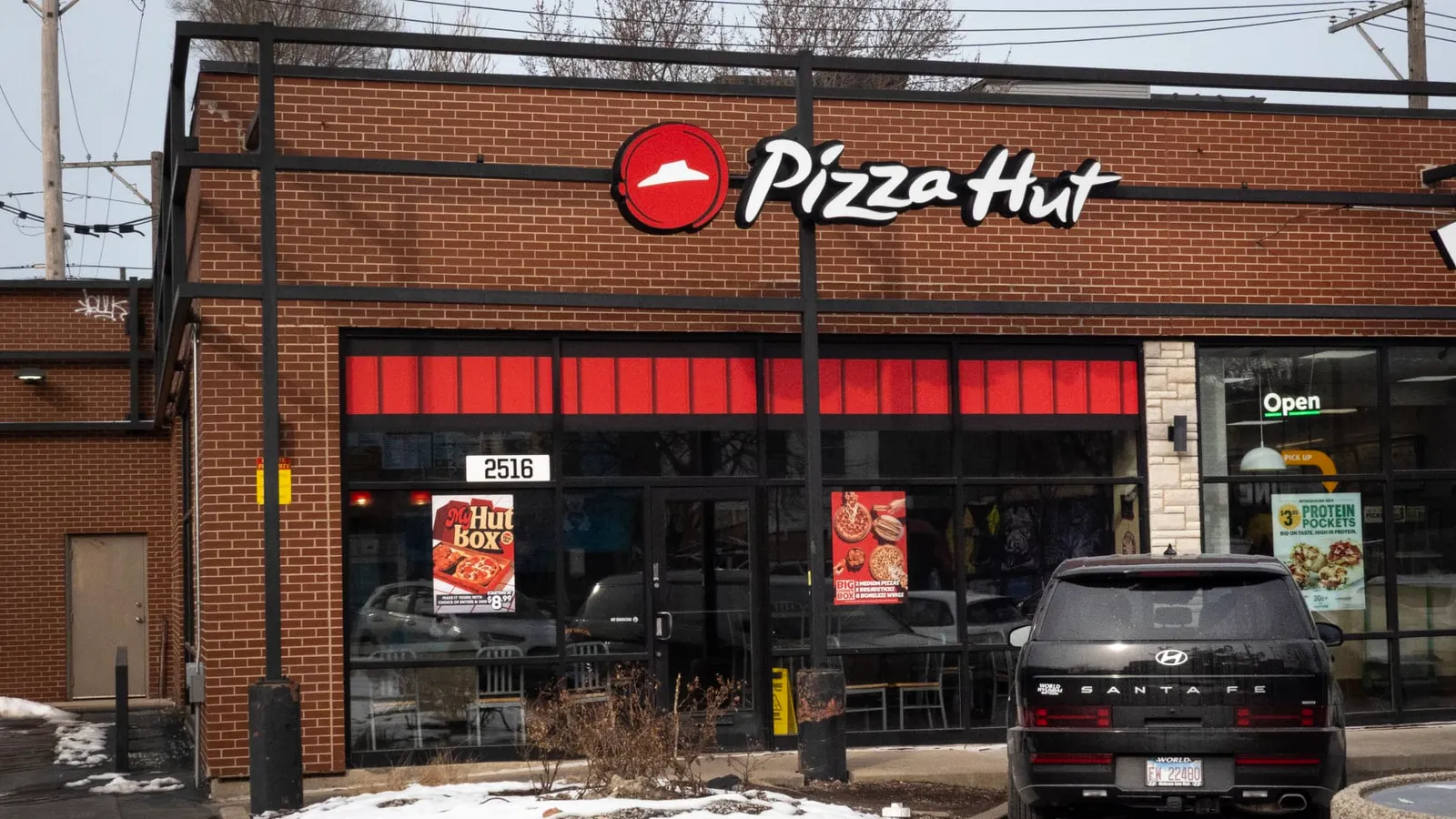 Yum Brands sells Pizza Hut to LongRange Capital and Yum China for $2.7B