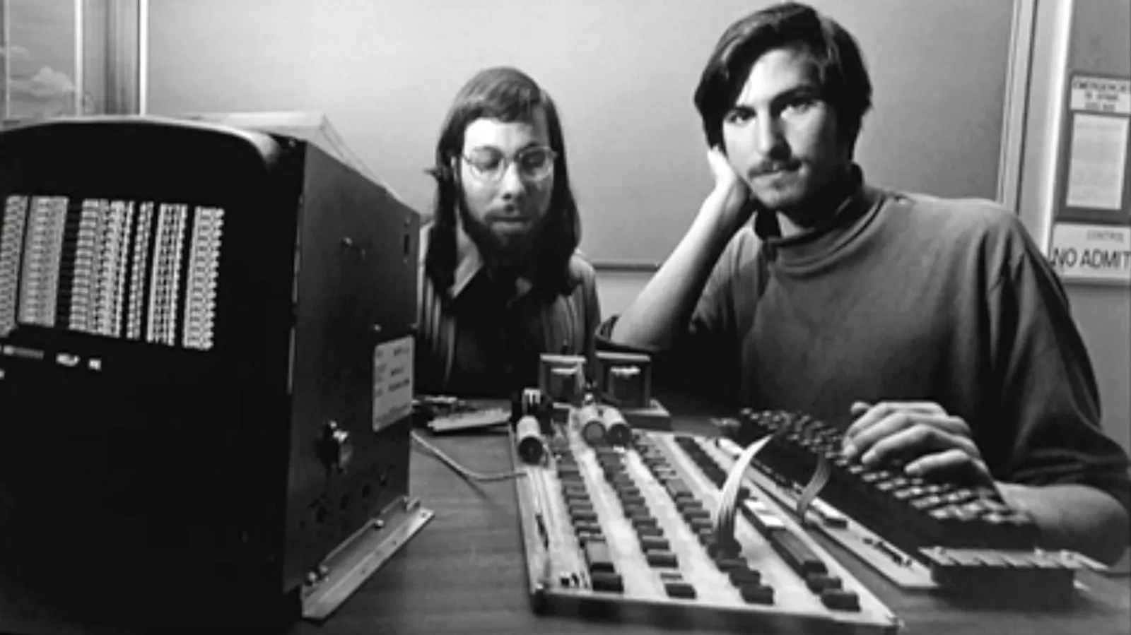 Rare working Apple I returns to auction, last sold for $671K