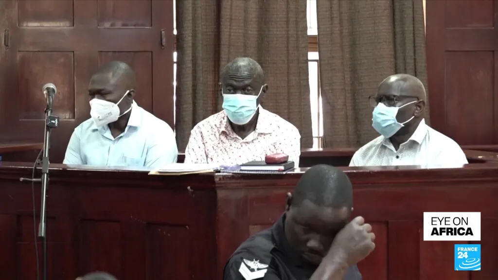 Kizza Besigye collapses in court, rushed to hospital and sparks new fears for opponents