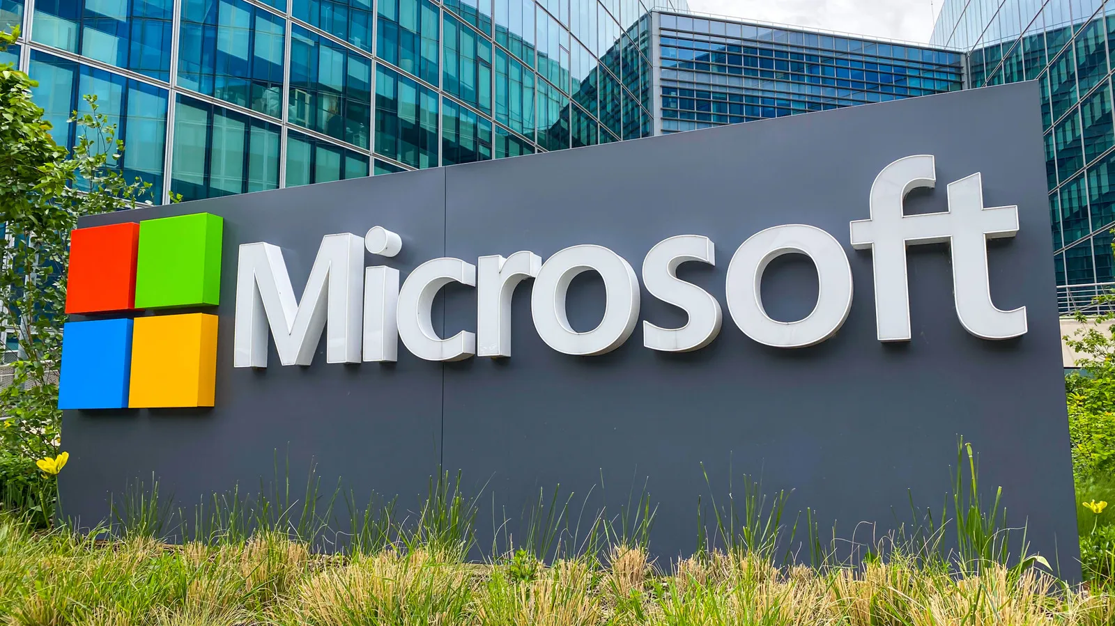 Microsoft’s AI drive lifted carbon emissions 25% in 2025, derailing its carbon-negative goal