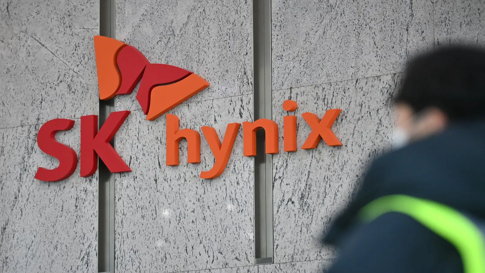 Jim Cramer says SK Hynix looks cheap, but AI memory cycles can still end badly