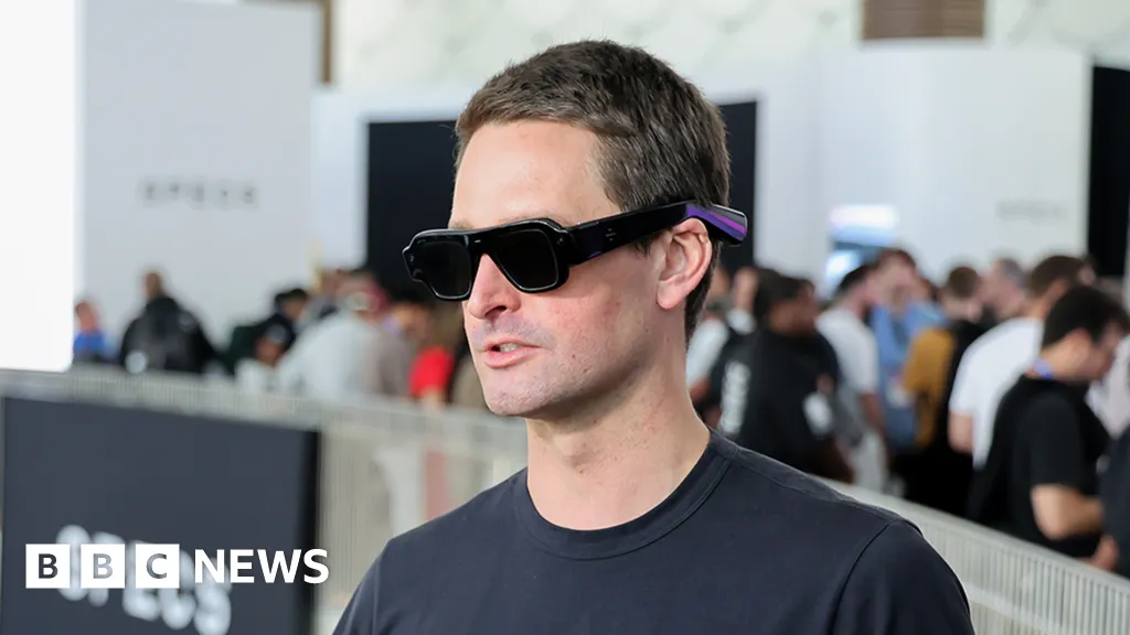 Snap ships £1,995 smart glasses this autumn, aiming to outrun its previous AR flops
