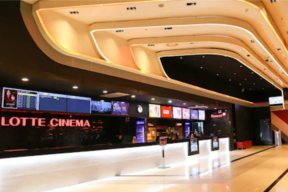Lotte Cinema-Megabox merger collapses as JoongAng Group’s financial crisis deepens