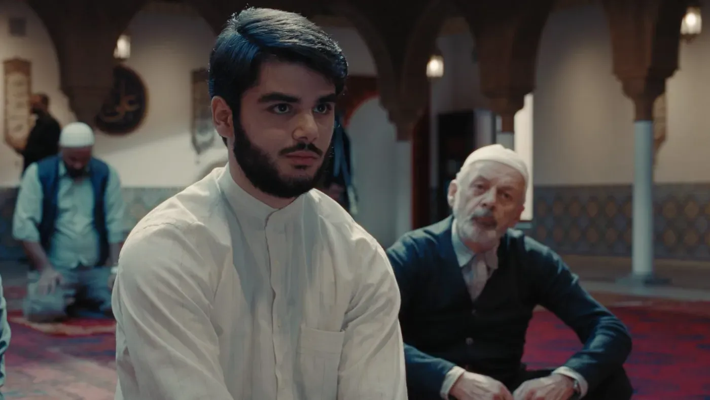 Nader Saeivar debuts Hijamat at Karlovy Vary without Jafar Panahi present