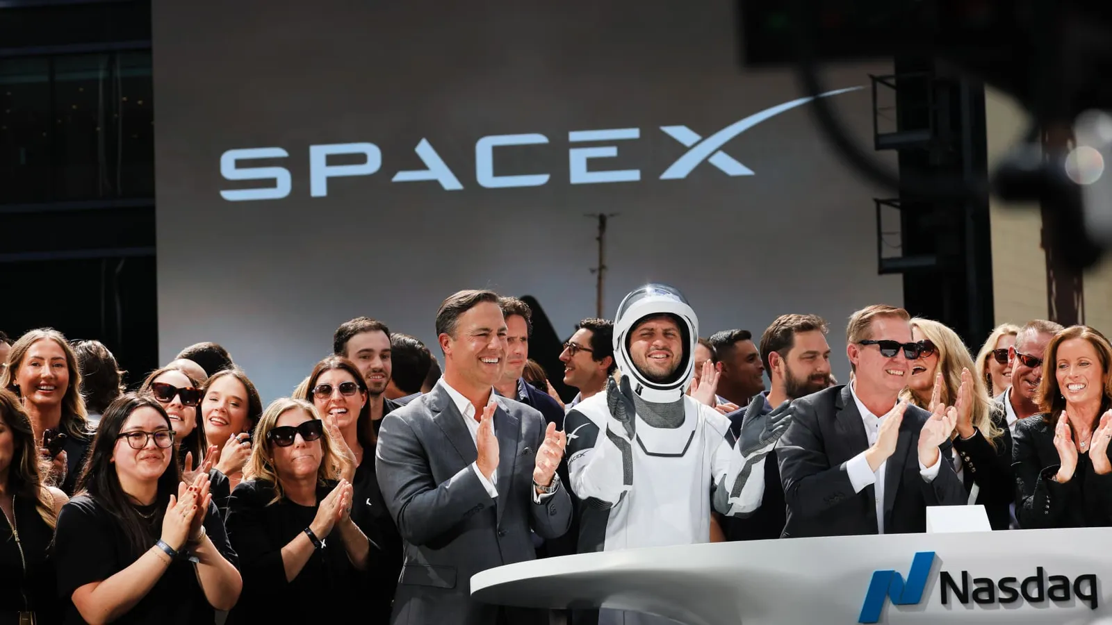 SpaceX files for senior notes and reports $100.8B cash days after record IPO