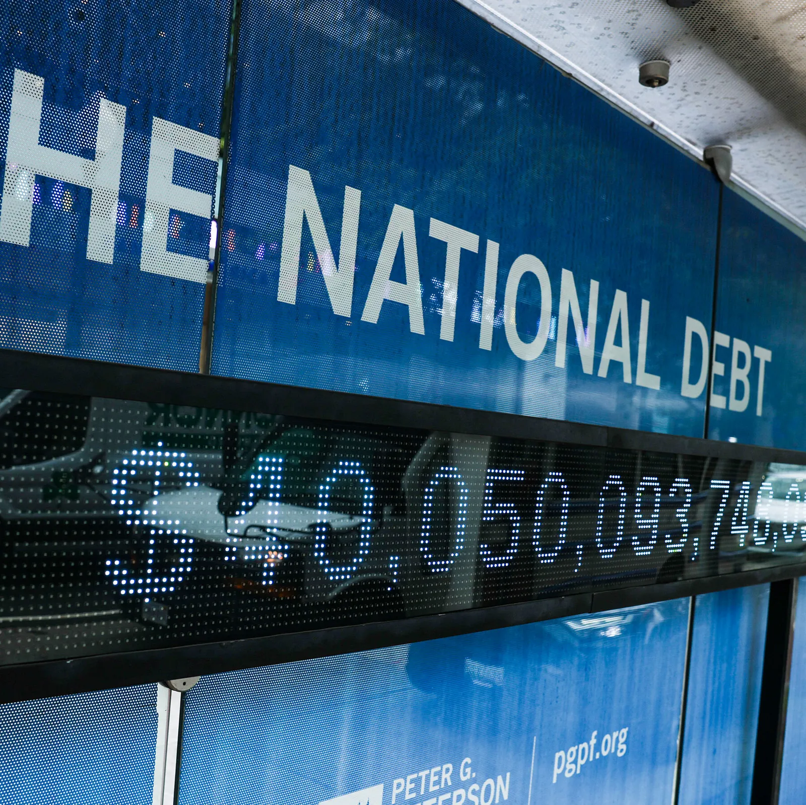 U.S. Debt Hits $40 Trillion, and Washington Barely Blinks