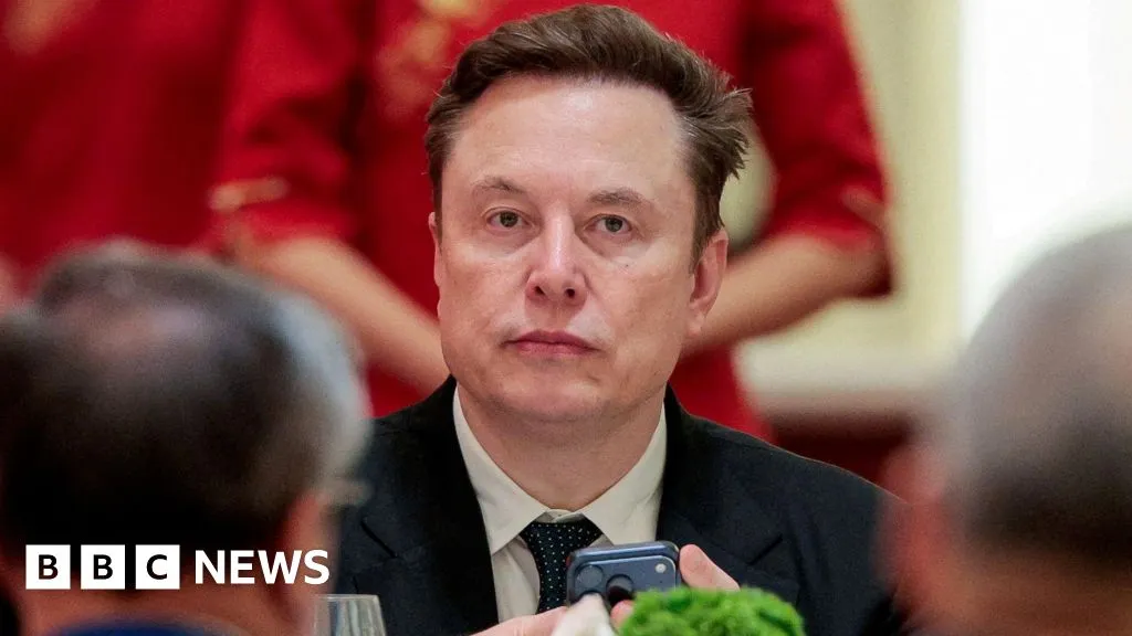 SpaceX says it is worth $1.75tn before its stock market debut