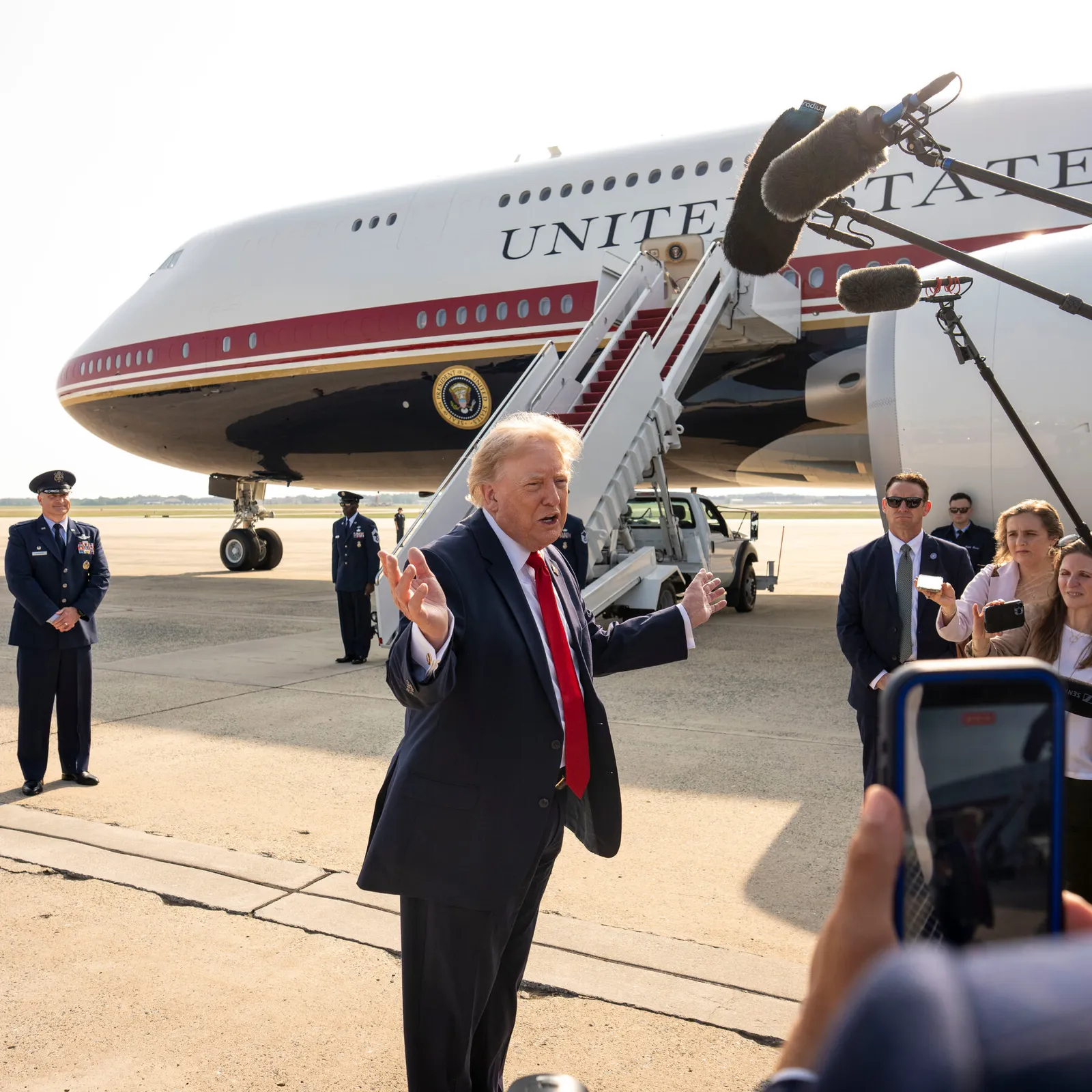 FBI asks Air Force One passengers for phones after NYT raises Qatari jet security concerns