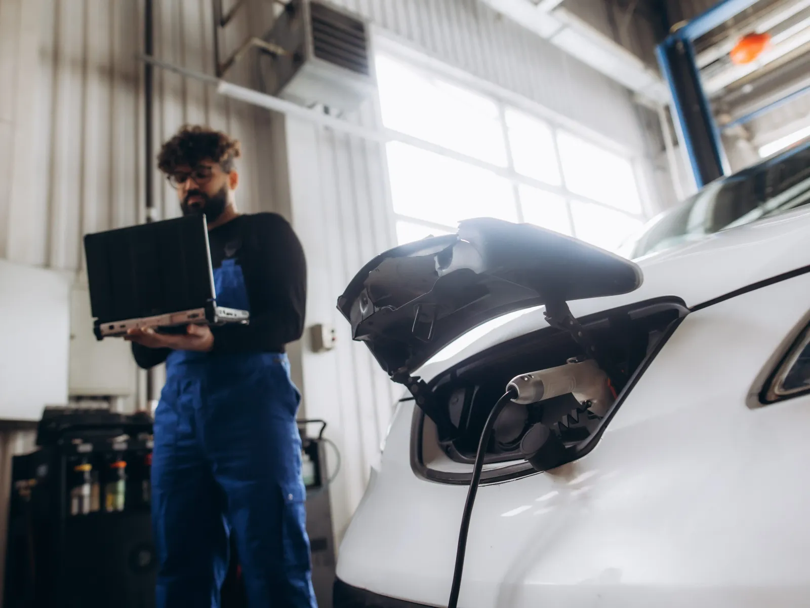 REPAIR Act targets automaker “gateways” that keep independents from fixing modern cars
