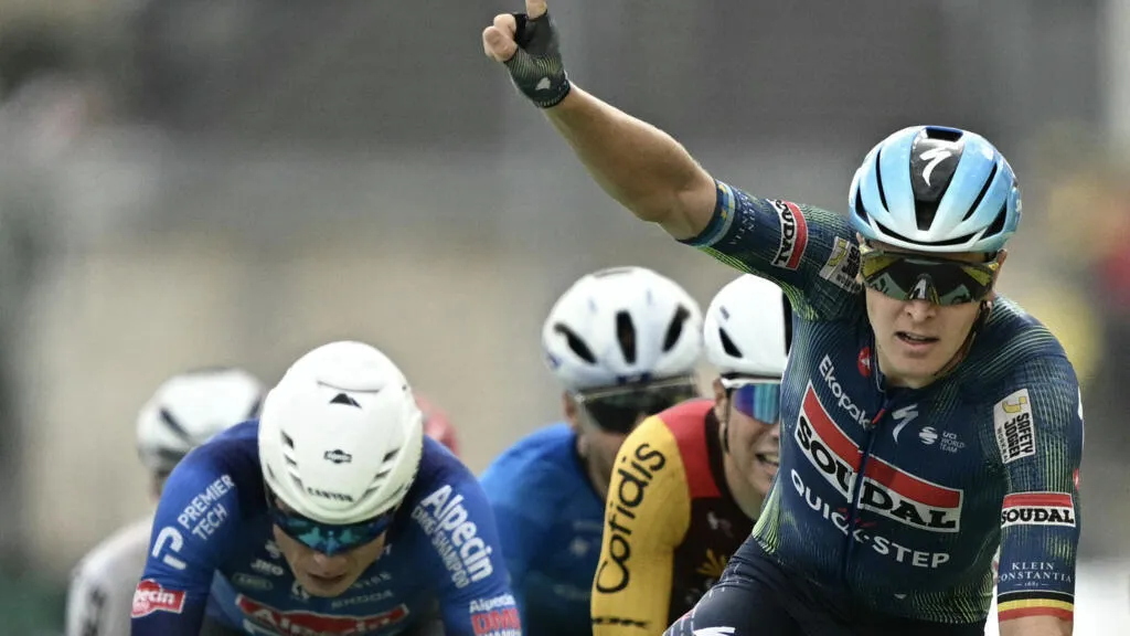 Merlier wins Tour de France Stage 12 again in Chalon-sur-Saône, beating Kooij and Philipsen