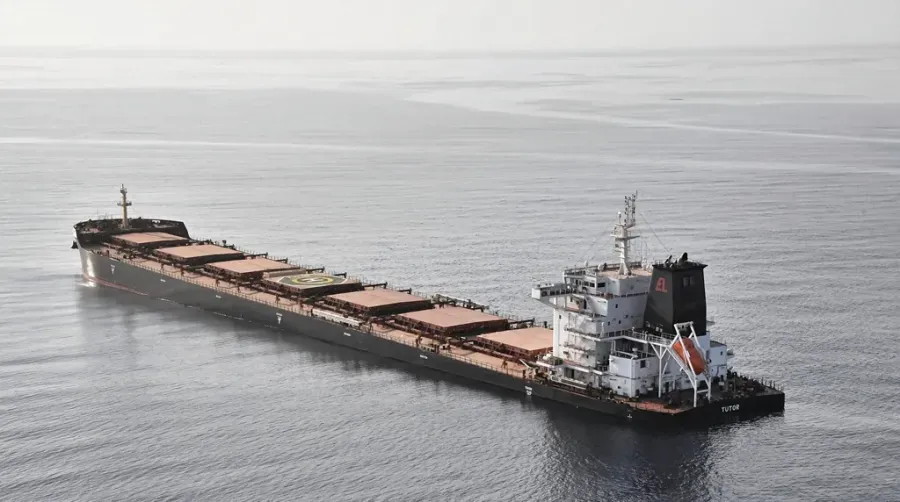 Saudi oil tankers reverse in Red Sea after Houthi maritime embargo threat